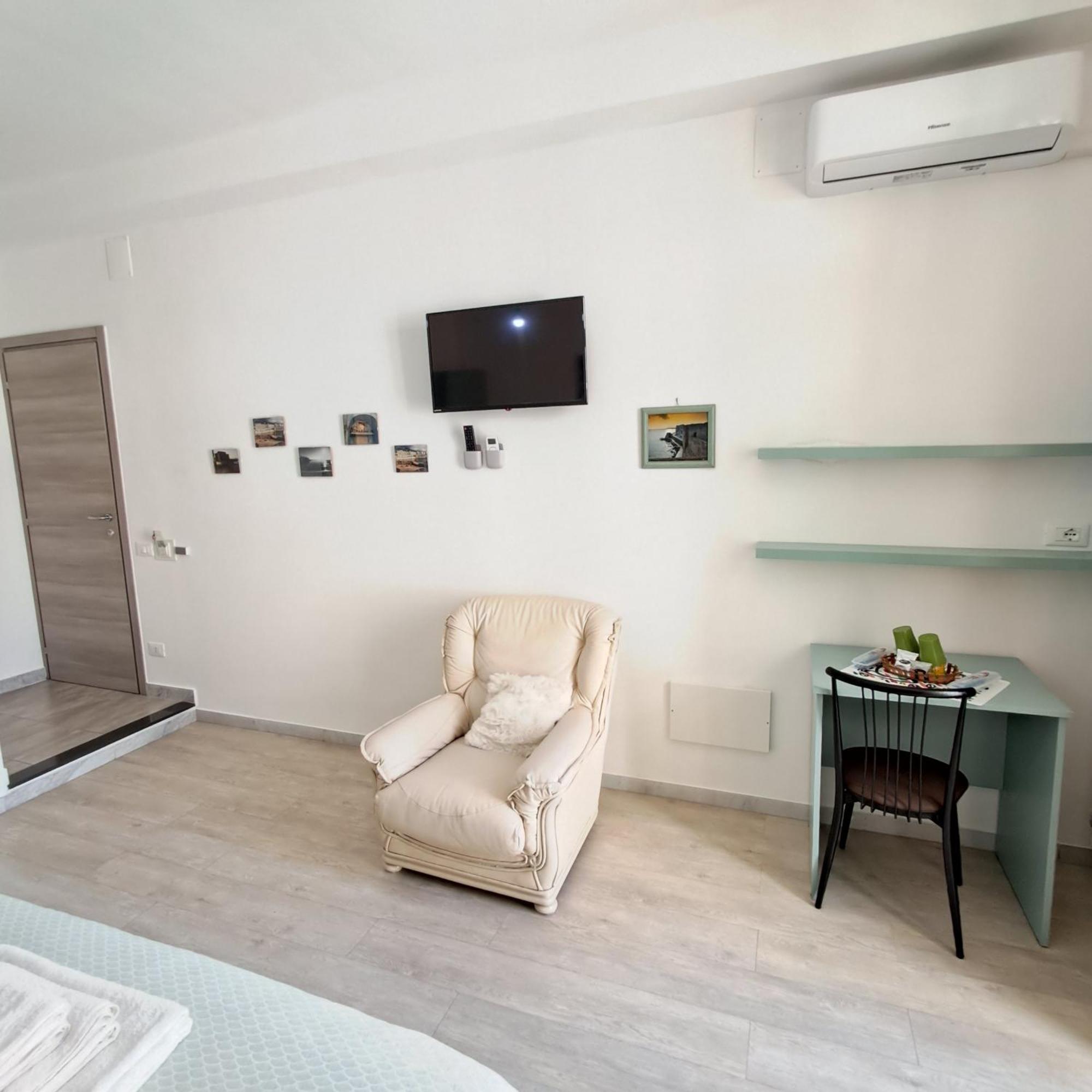 La Casa Del Gabbo Hotel Monopoli Kültér fotó