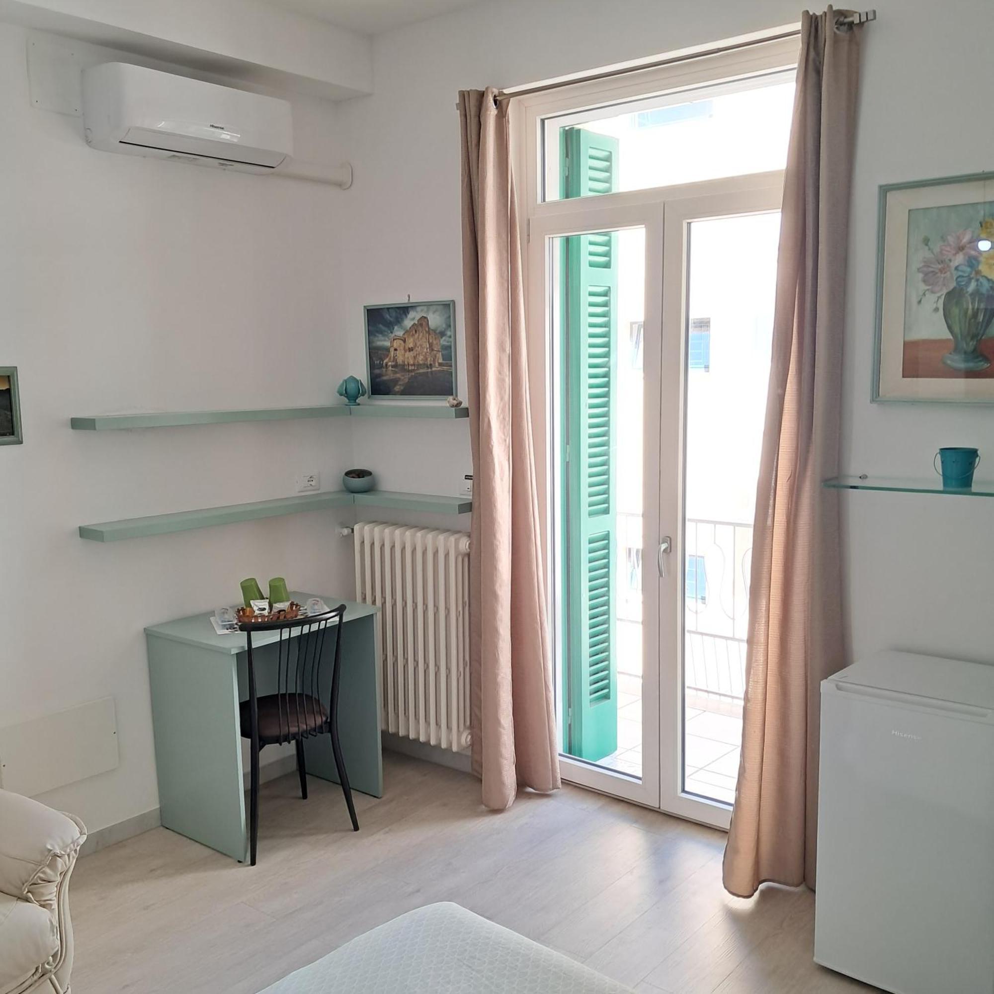 La Casa Del Gabbo Hotel Monopoli Kültér fotó