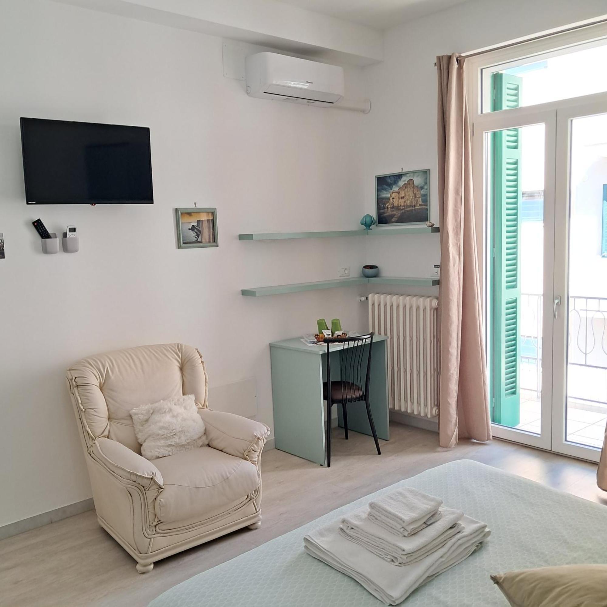 La Casa Del Gabbo Hotel Monopoli Kültér fotó